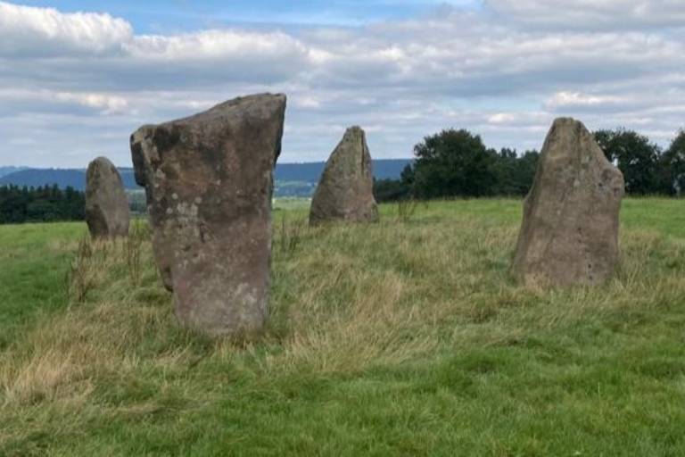 Welcome. Stone-Circle-fw